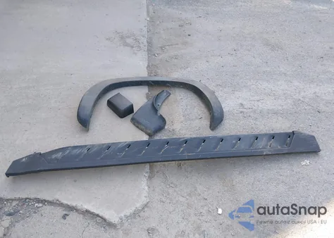 2005 GMC Sierra K2500 Heavy Duty from USA, damaged, VIN 1GTHK232X5F827255